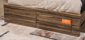 Pie de cama con almacenamiento Baystorm Queen
