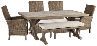 Mesa de comedor para exterior Beachcroft con 4 sillas y banco