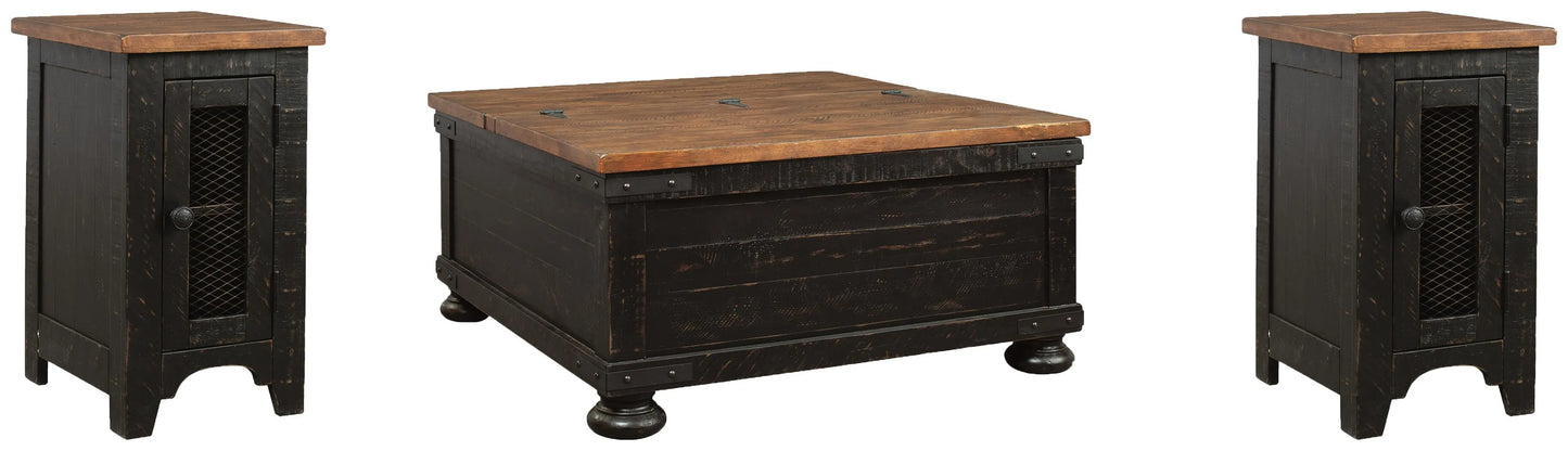 Mesa de centro Valebeck y dos mesas auxiliares junto a la silla