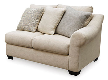 Loveseat Carnaby con brazo derecho orientado hacia la derecha
