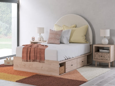Cama tapizada Shapella con paneles y almacenamiento