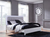 Cama tapizada Frostlyn King con paneles