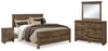 Cama King Trinell con paneles, cómoda, espejo y dos mesitas de noche