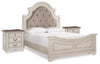Cama Queen Realyn con paneles tapizados y dos mesitas de noche
