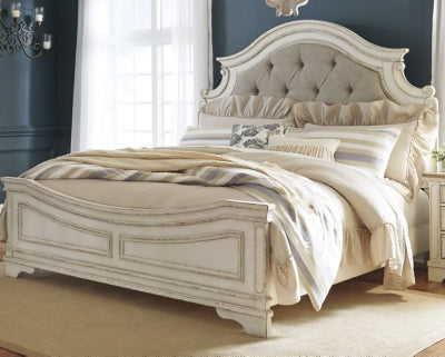 Cama tapizada Realyn King con paneles