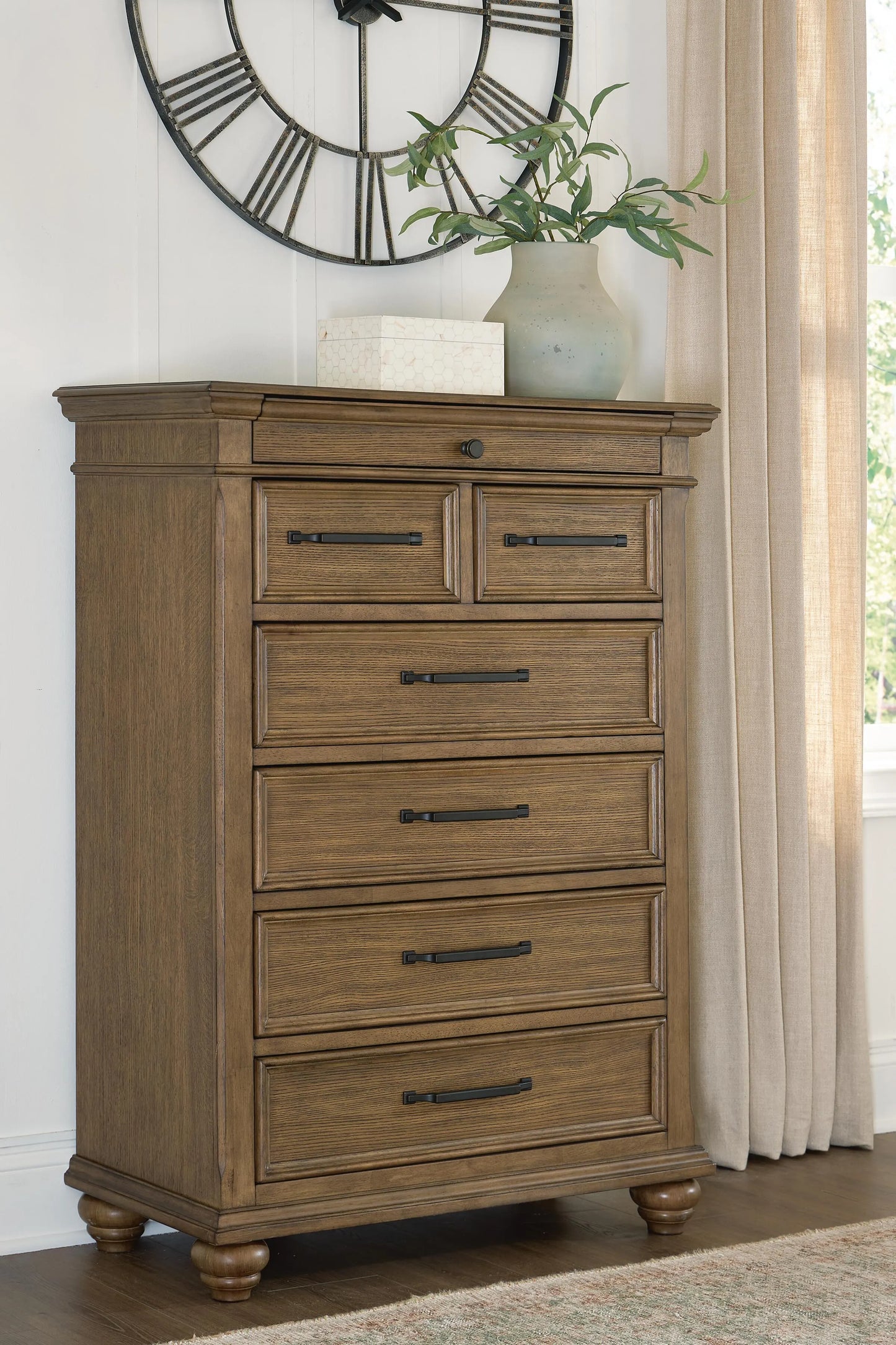 Waynely Chest of Drawers