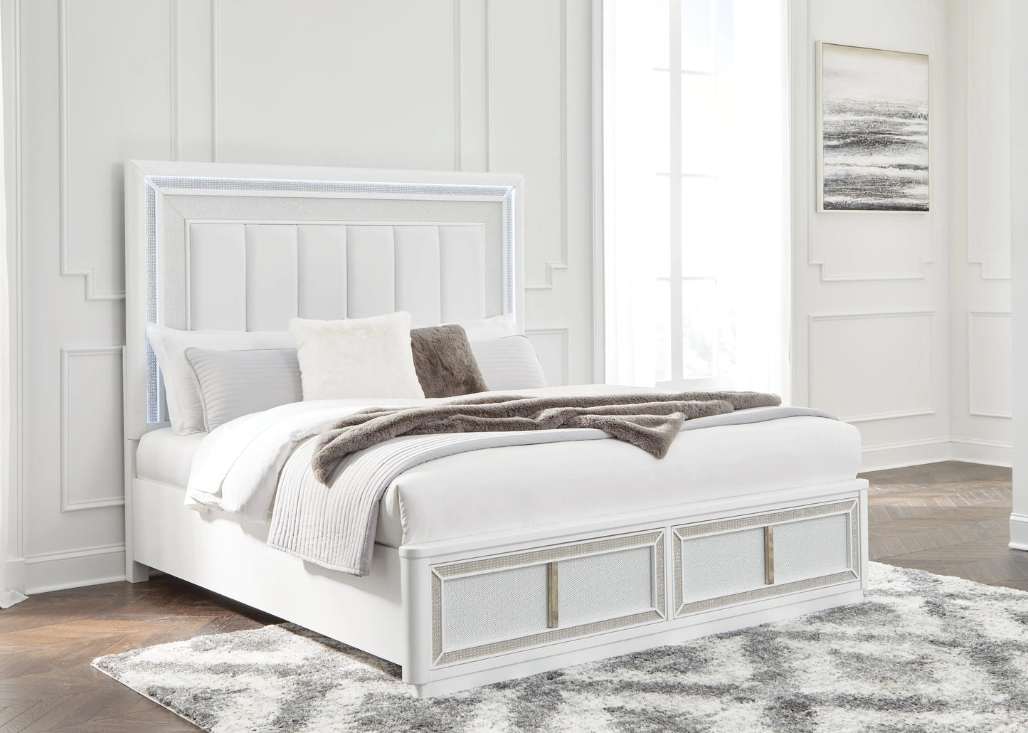 Cama Queen tapizada con almacenaje Chalanna