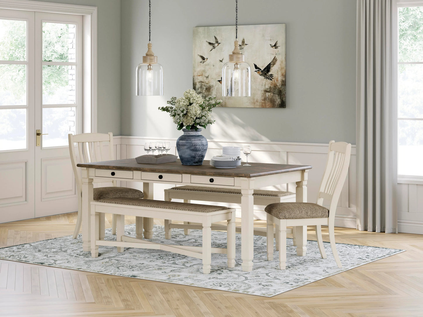 Mesa de comedor Bolanburg con 2 sillas y 2 bancos