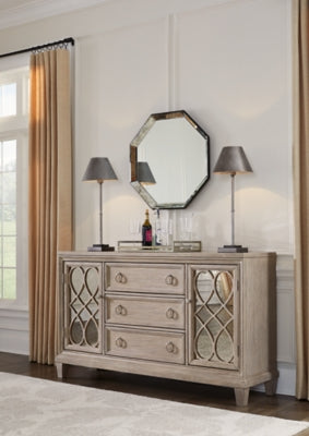 Jorlaina, mesera de comedor