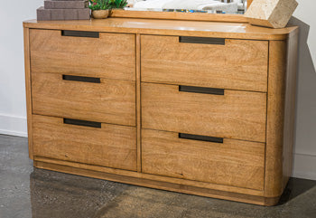 Cladian Dresser