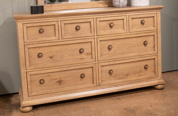 Mirlanda Dresser