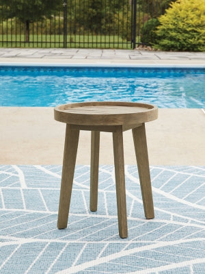 Mesa auxiliar de exterior Bradstreet Bay