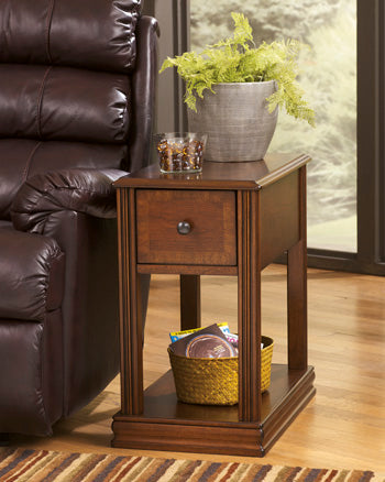 Mesa auxiliar Breegin Chairside