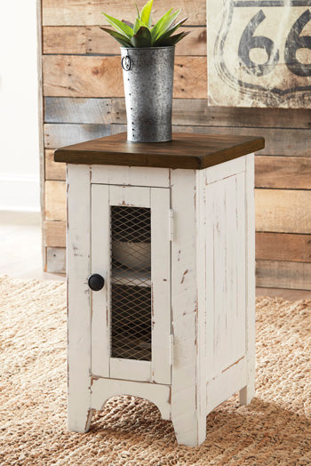 Mesa auxiliar Wystfield Chairside