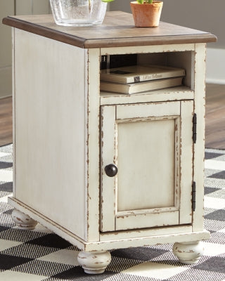 Mesa auxiliar Realyn Chairside