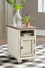Mesa auxiliar Realyn Chairside