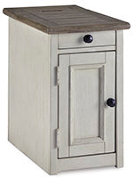 Mesa auxiliar Bolanburg Chairside con puertos y enchufes USB